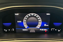 Punainen Volkswagen T-Roc 2022 kuva 17.