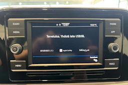 Punainen Volkswagen T-Roc 2022 kuva 22.