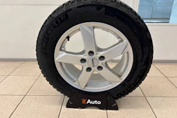 Punainen Volkswagen T-Roc 2022 kuva 29.