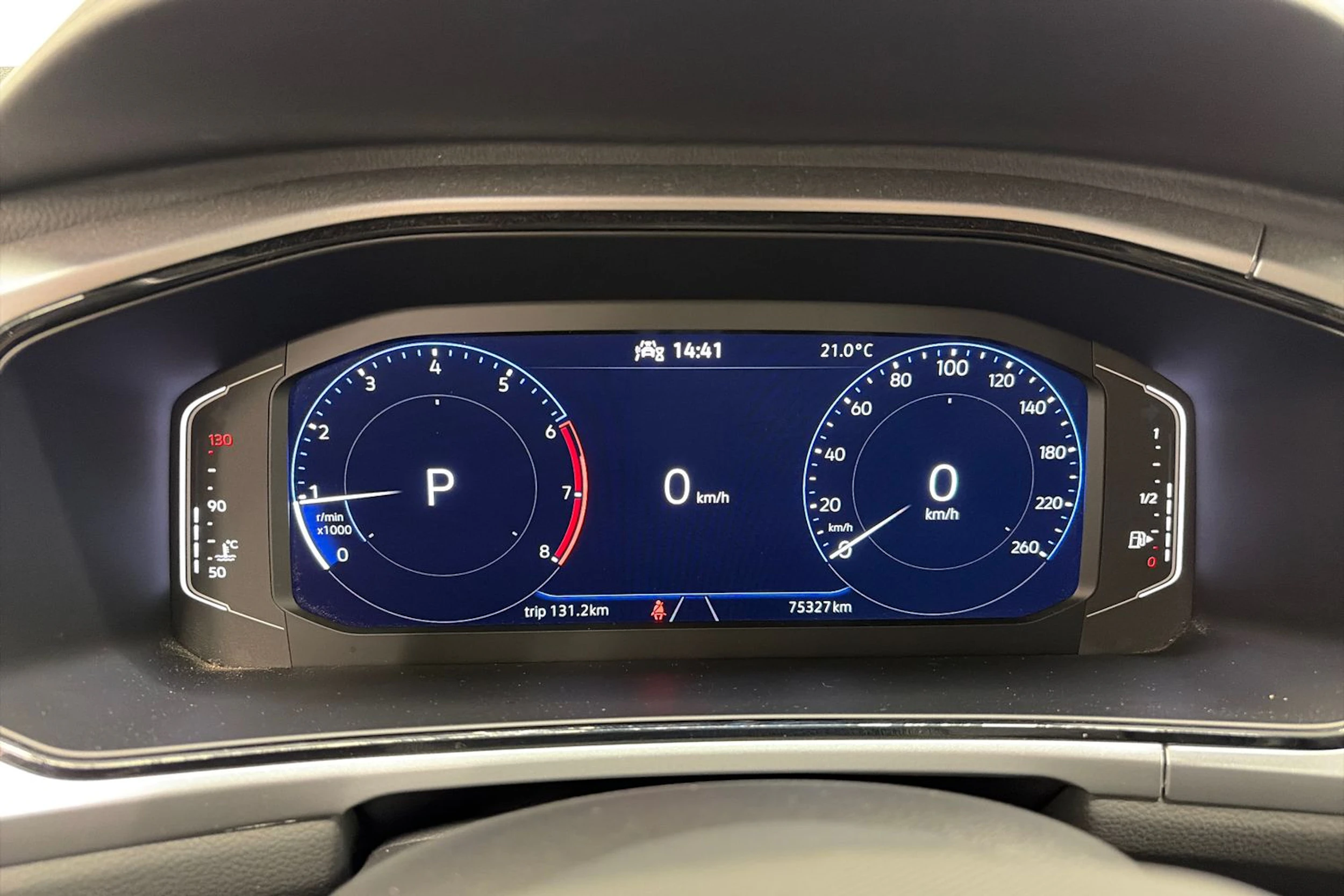 met. sininen Volkswagen T-Roc 2022 kuva 13.