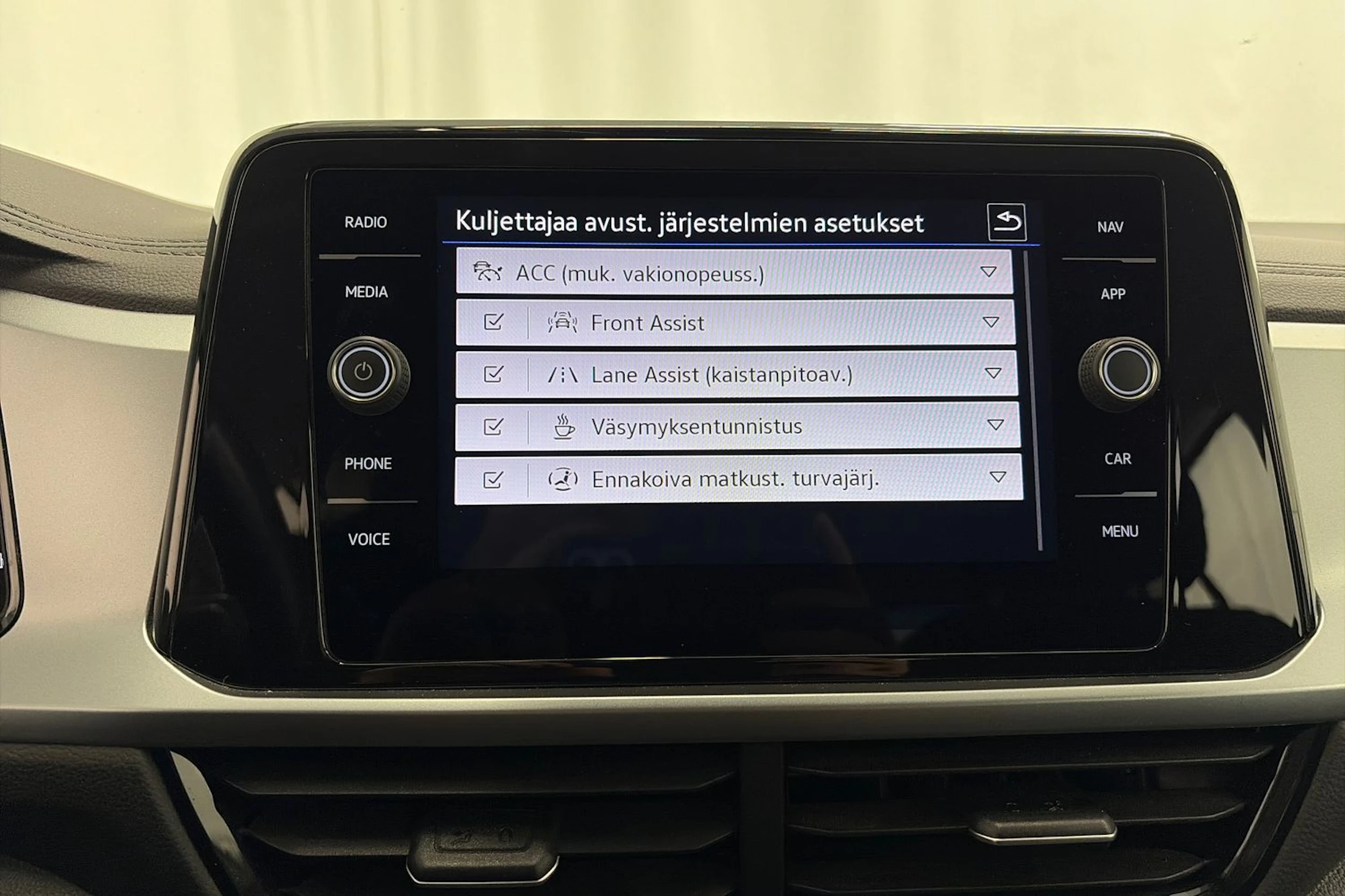 met. sininen Volkswagen T-Roc 2022 kuva 18.