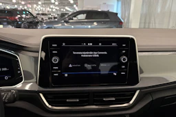 valkoinen Volkswagen T-Roc 2022 kuva 28.