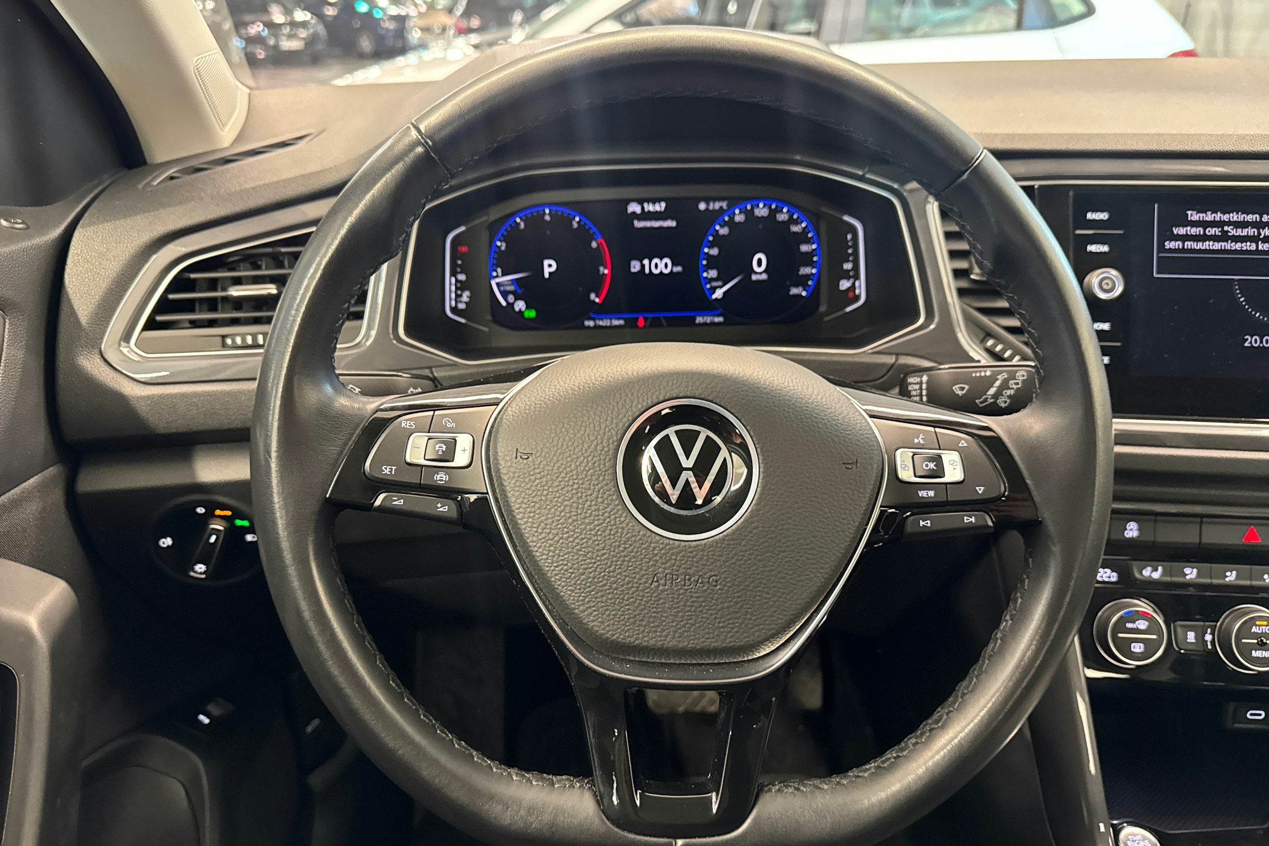 valkoinen Volkswagen T-Roc 2022 kuva 14.