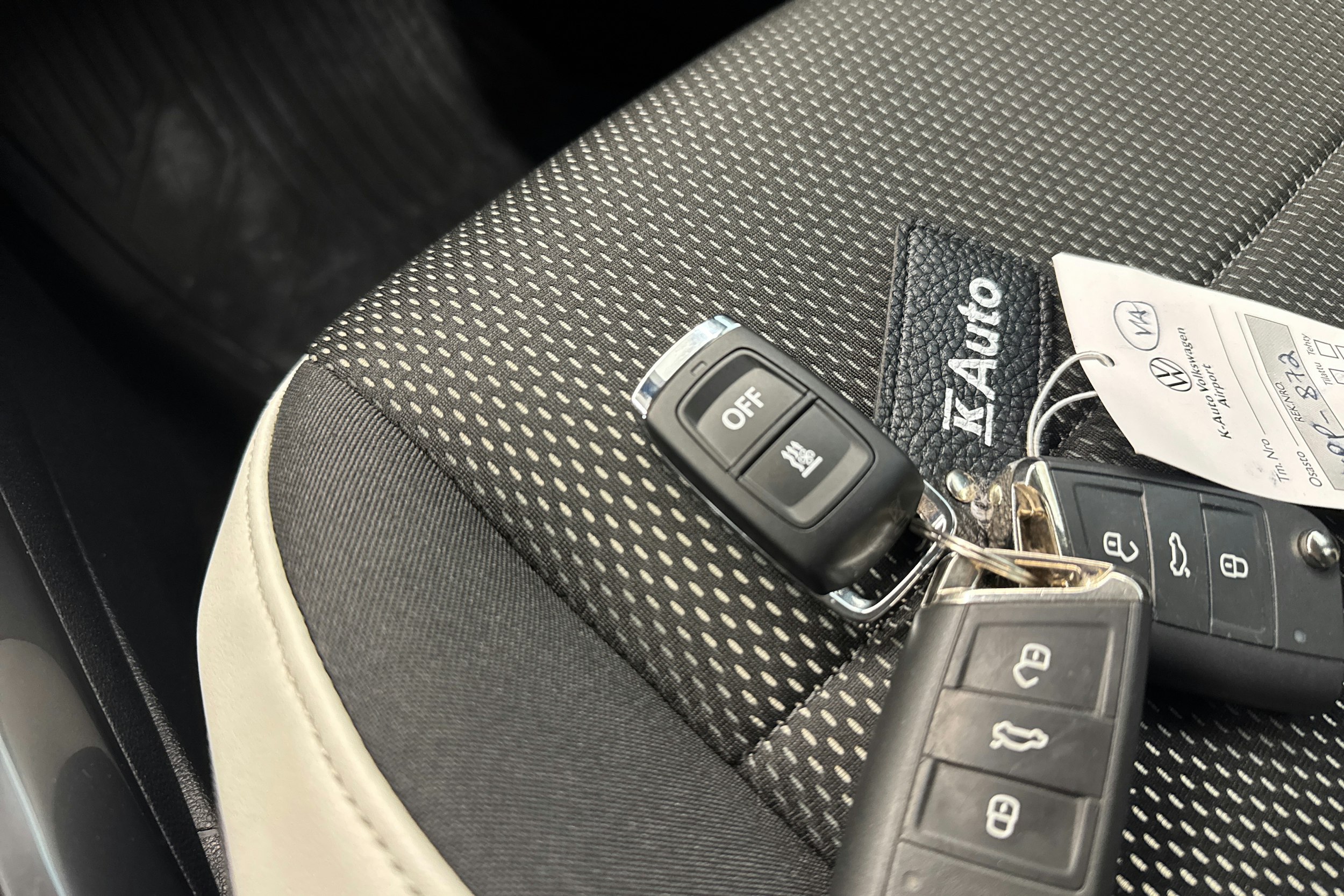 valkoinen Volkswagen T-Roc 2022 kuva 19.