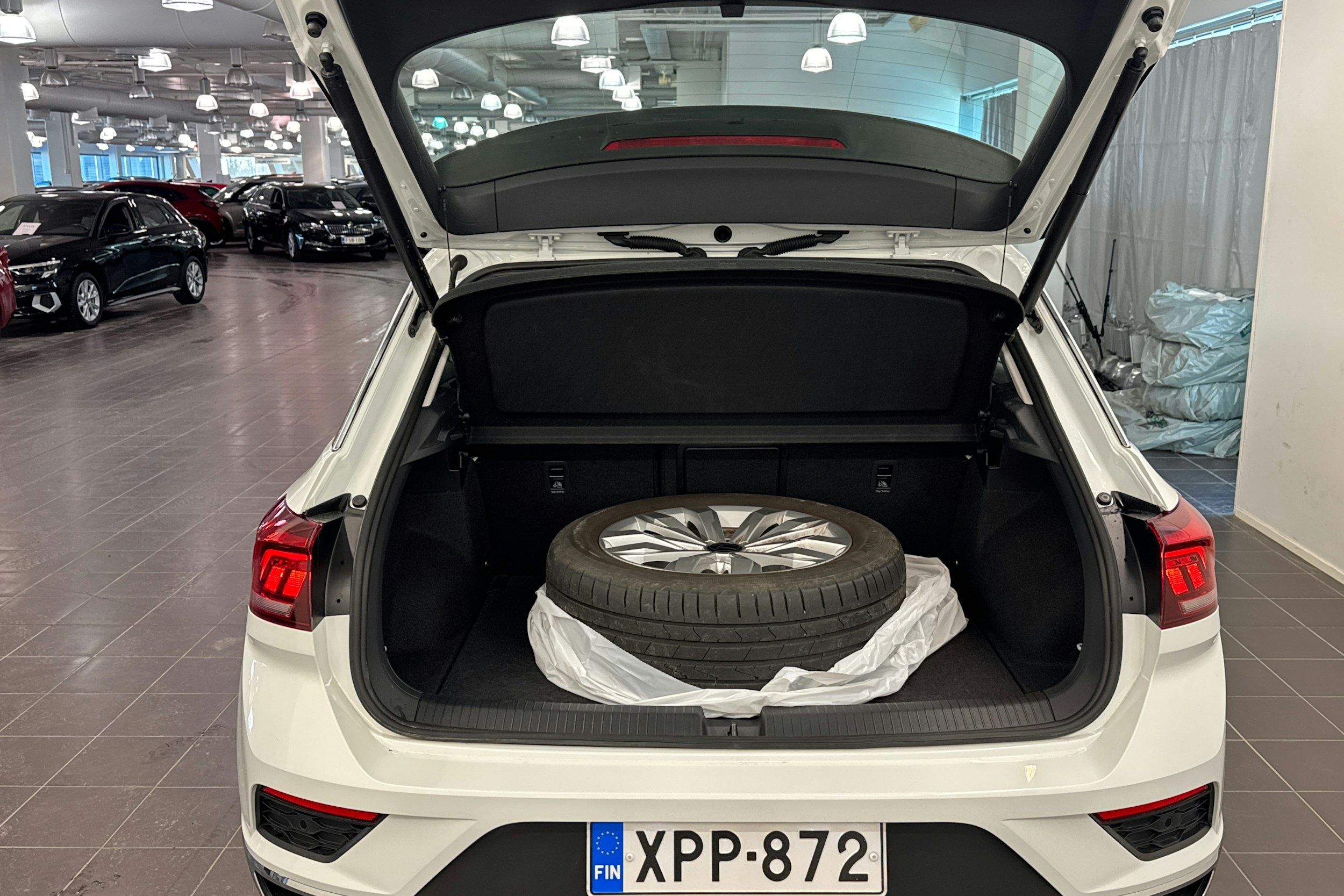 valkoinen Volkswagen T-Roc 2022 kuva 22.