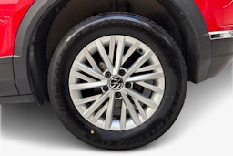 punainen Volkswagen T-Roc 2022 kuva 11.