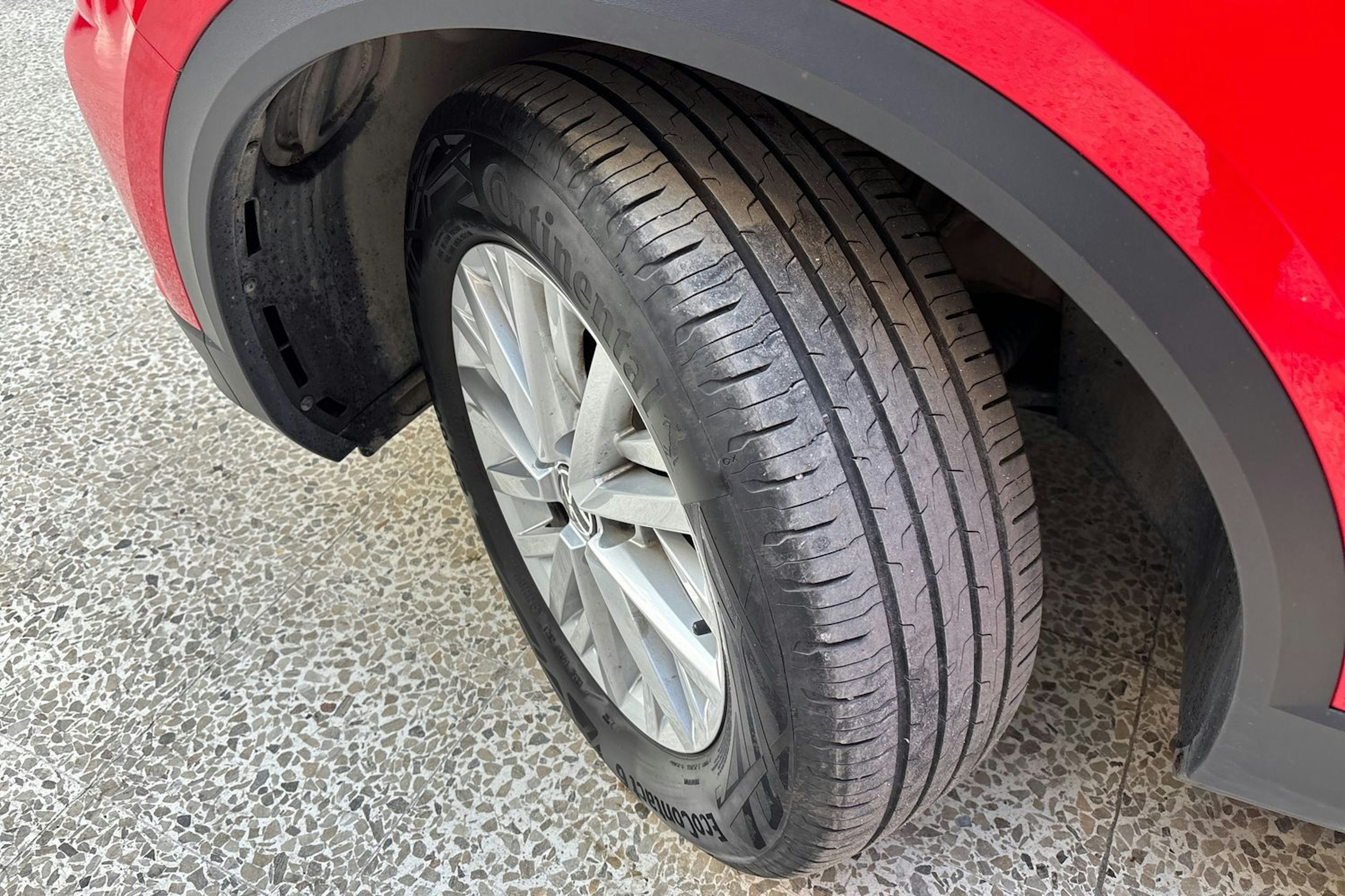 punainen Volkswagen T-Roc 2022 kuva 13.