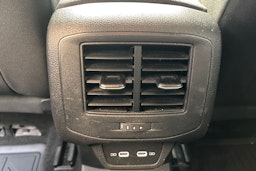punainen Volkswagen T-Roc 2022 kuva 16.