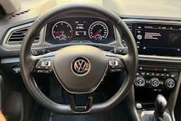 punainen Volkswagen T-Roc 2022 kuva 18.