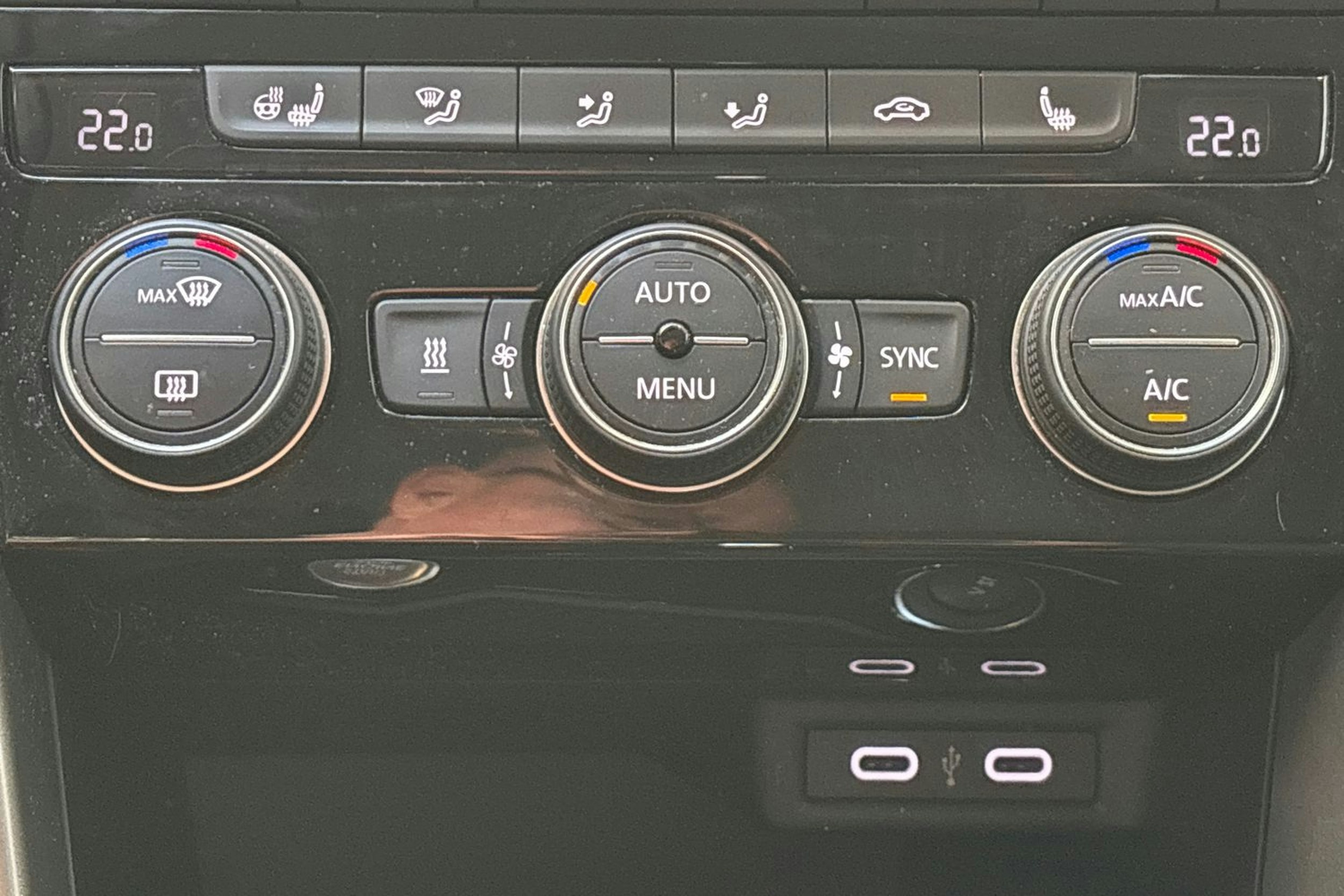 punainen Volkswagen T-Roc 2022 kuva 26.