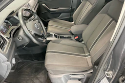 harmaa Volkswagen T-Roc 2022 kuva 13.