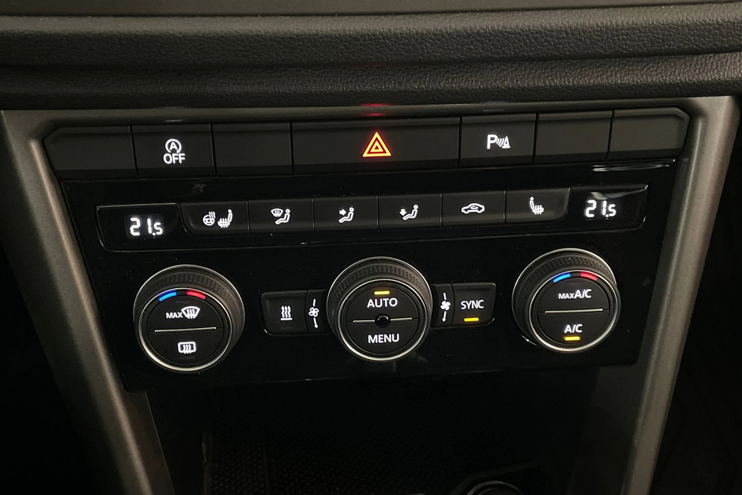harmaa Volkswagen T-Roc 2022 kuva 17.
