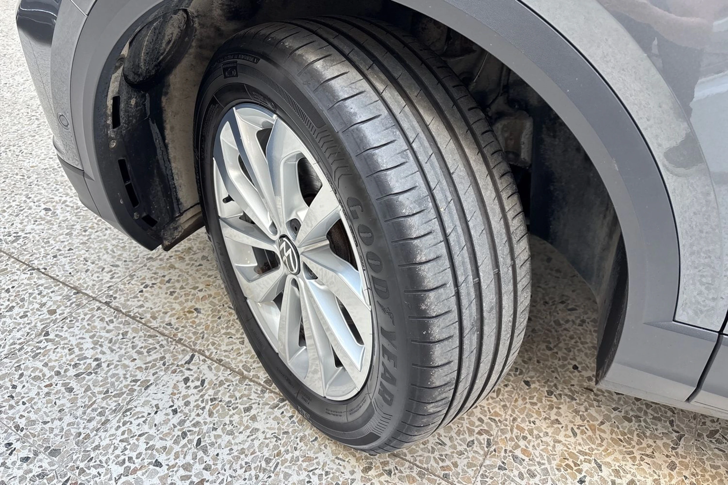 harmaa Volkswagen T-Roc 2022 kuva 10.