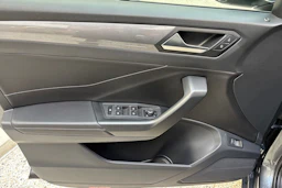 harmaa Volkswagen T-Roc 2022 kuva 14.