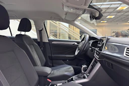 harmaa Volkswagen T-Roc 2022 kuva 25.