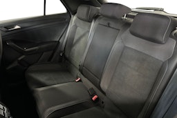 Musta Volkswagen T-Roc 2022 kuva 8.