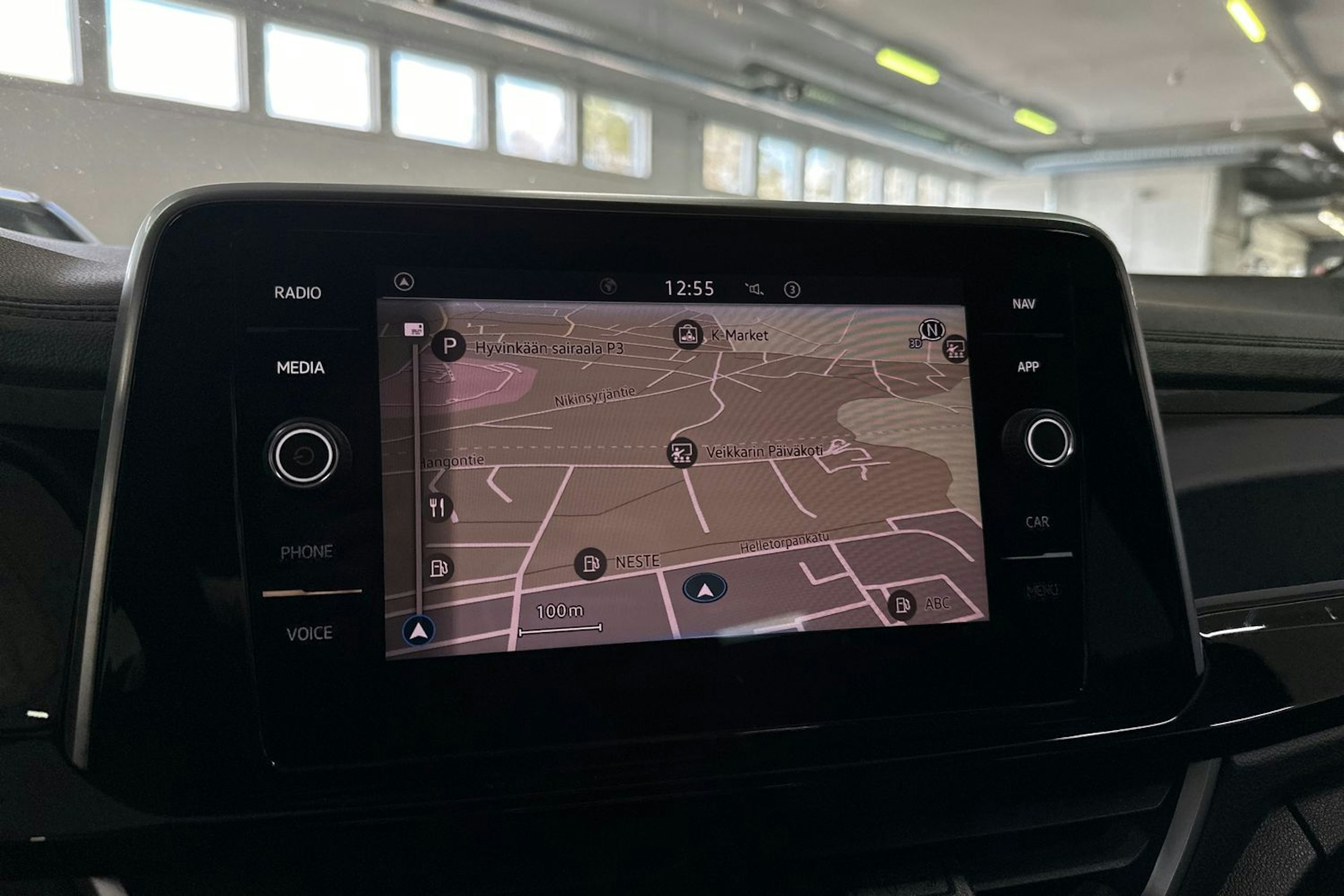 Musta Volkswagen T-Roc 2022 kuva 15.