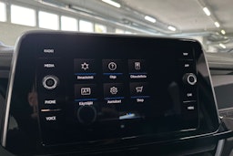 Musta Volkswagen T-Roc 2022 kuva 22.