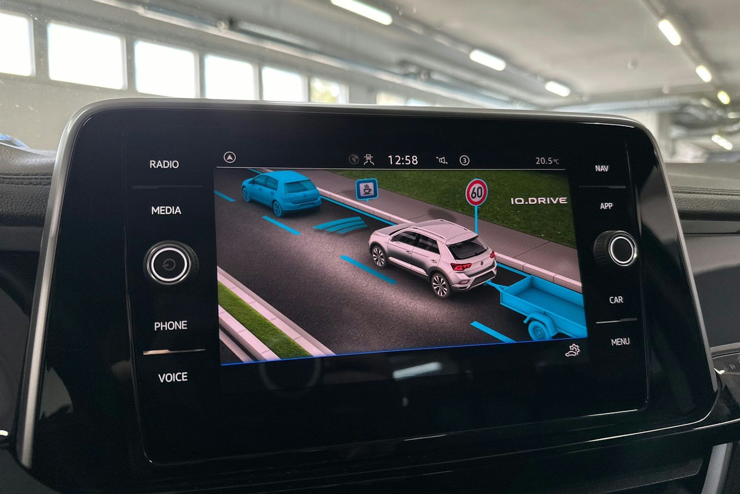 Musta Volkswagen T-Roc 2022 kuva 23.