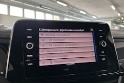 Musta Volkswagen T-Roc 2022 kuva 24.