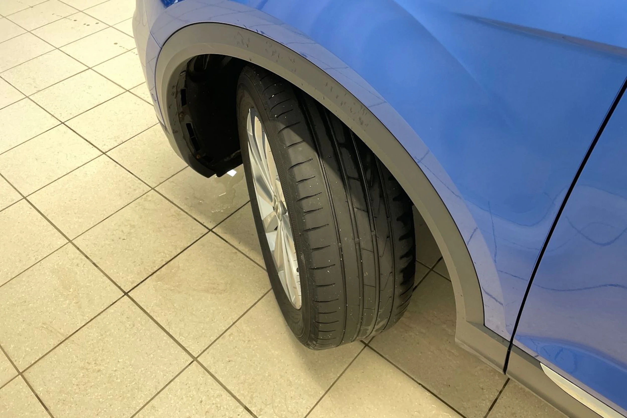Sininen Volkswagen T-Roc 2022 kuva 10.