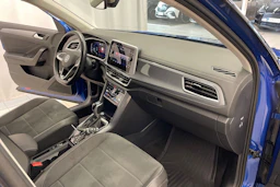 Sininen Volkswagen T-Roc 2022 kuva 22.