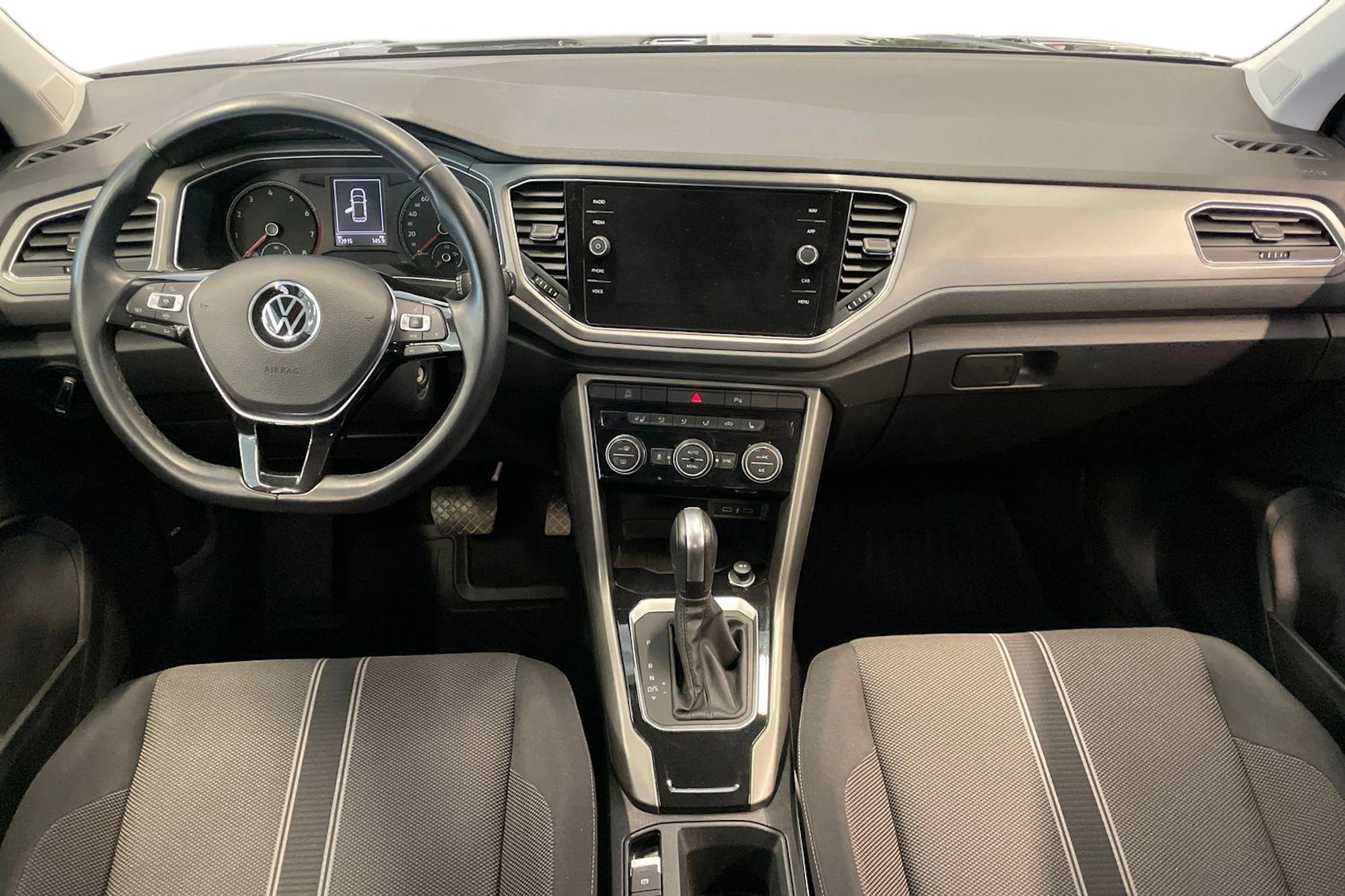 musta Volkswagen T-Roc 2022 kuva 9.