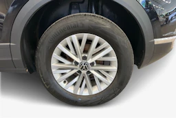 musta Volkswagen T-Roc 2022 kuva 12.