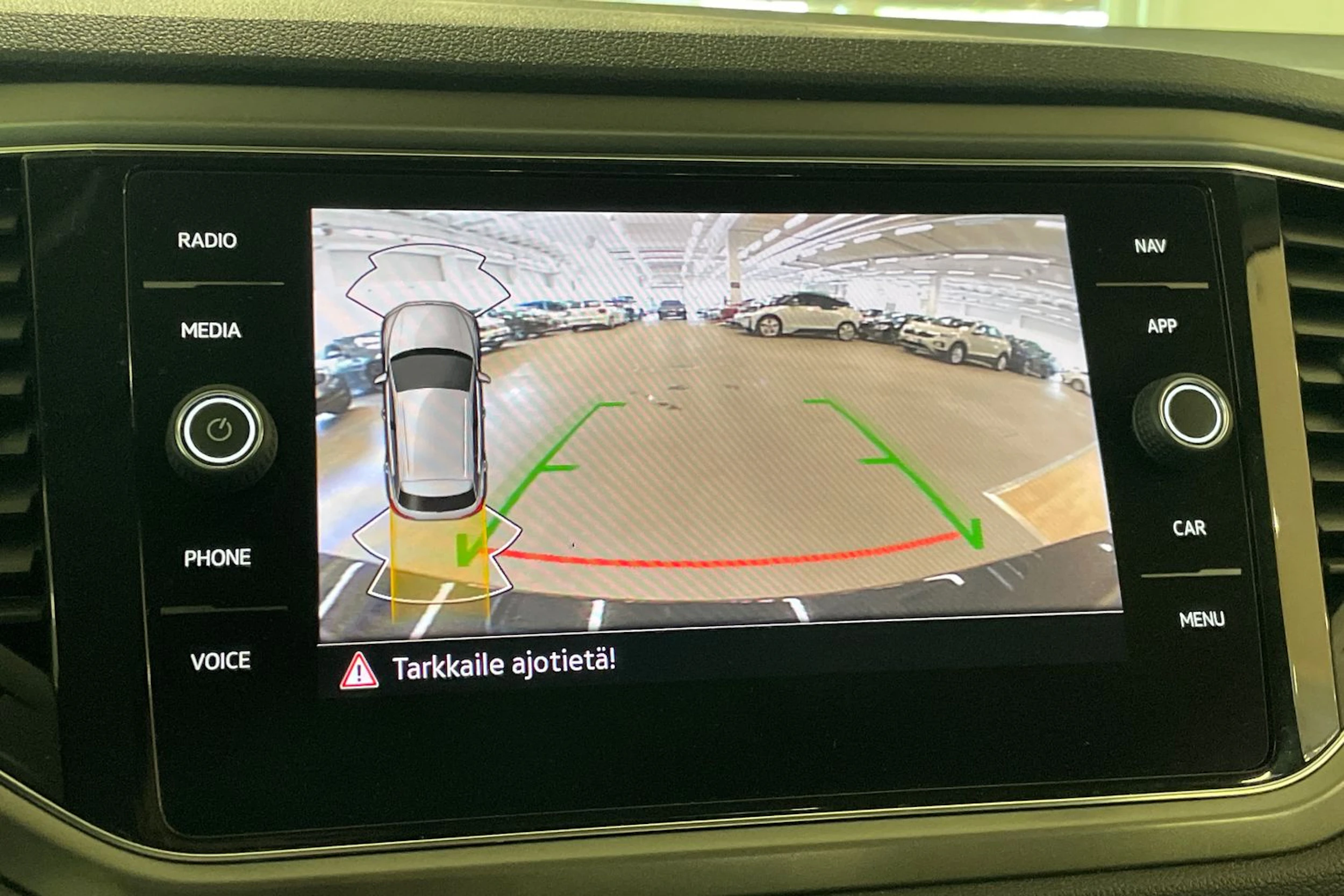 musta Volkswagen T-Roc 2022 kuva 17.