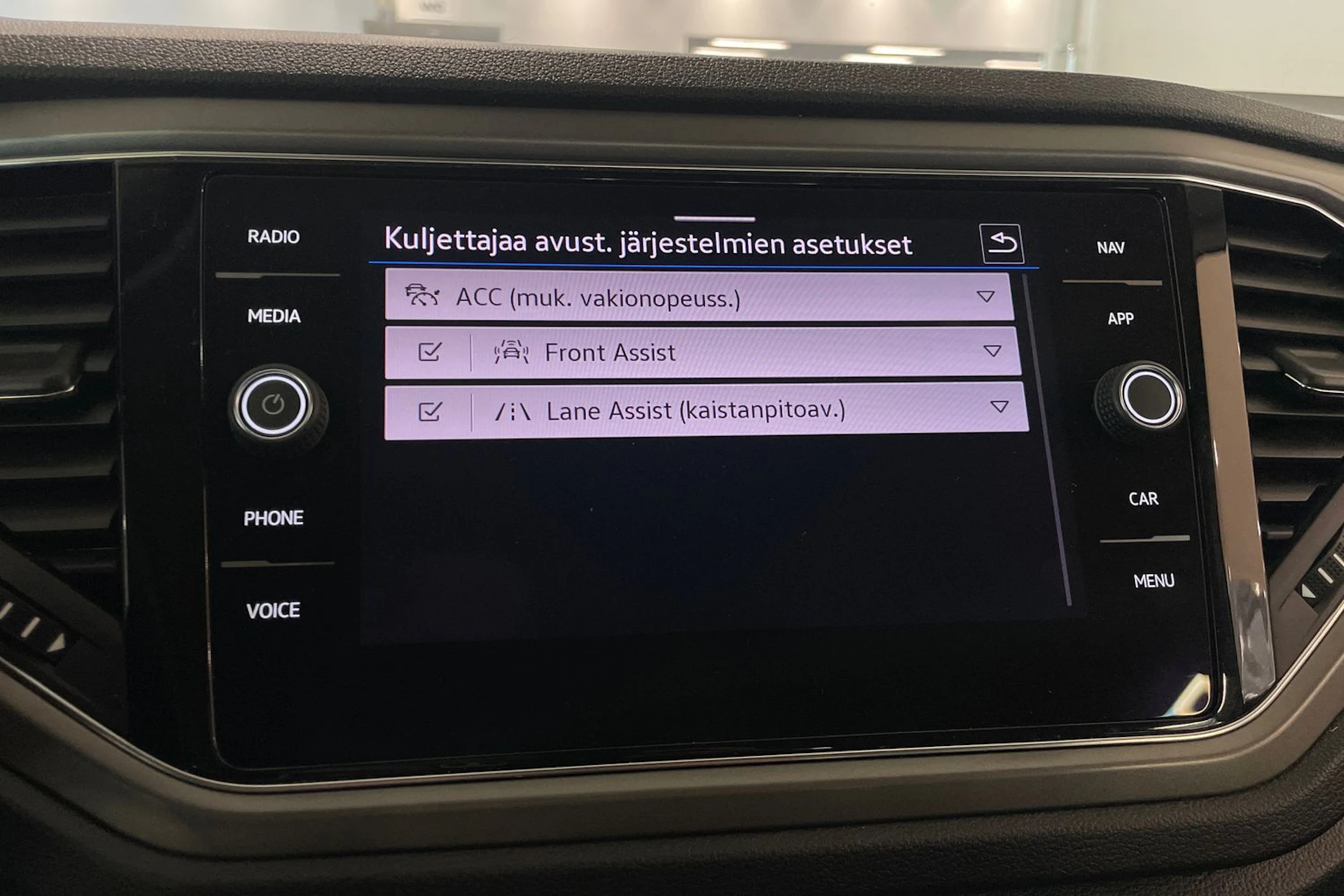musta Volkswagen T-Roc 2022 kuva 21.