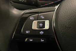 musta Volkswagen T-Roc 2022 kuva 24.