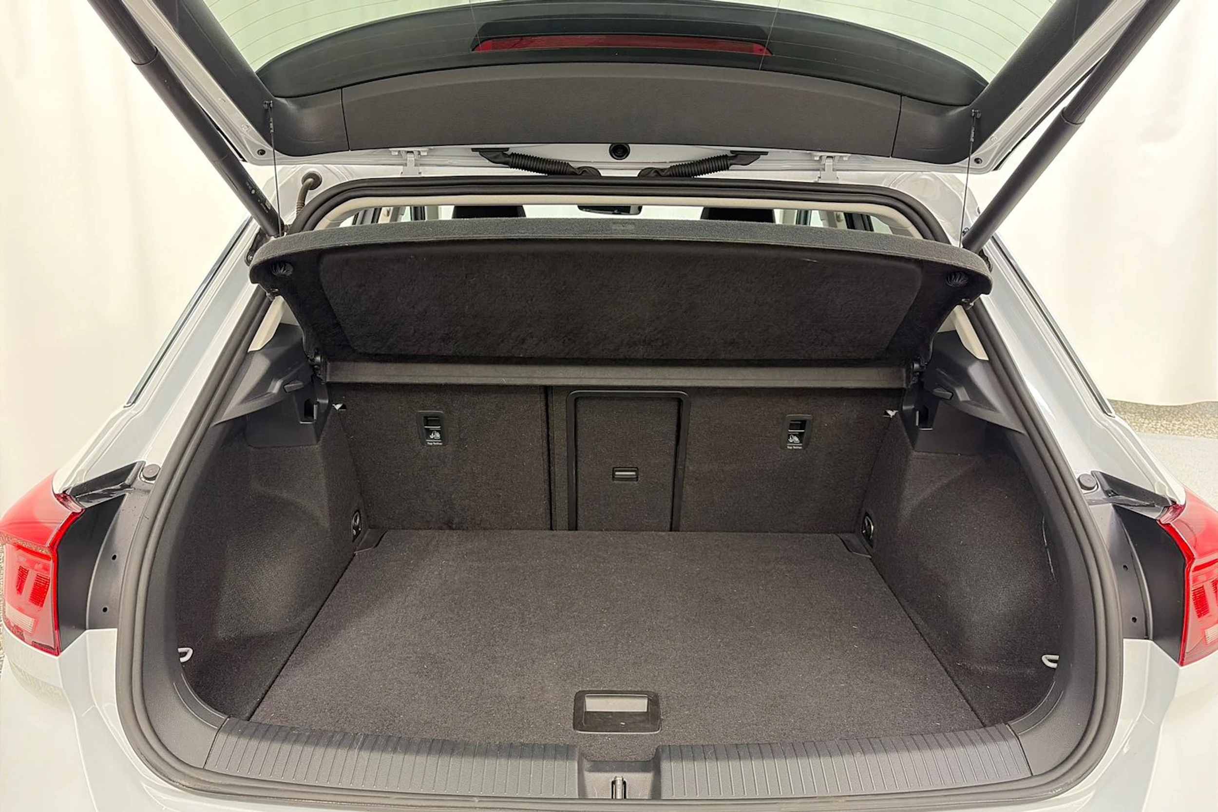 harmaa Volkswagen T-Roc 2022 kuva 11.
