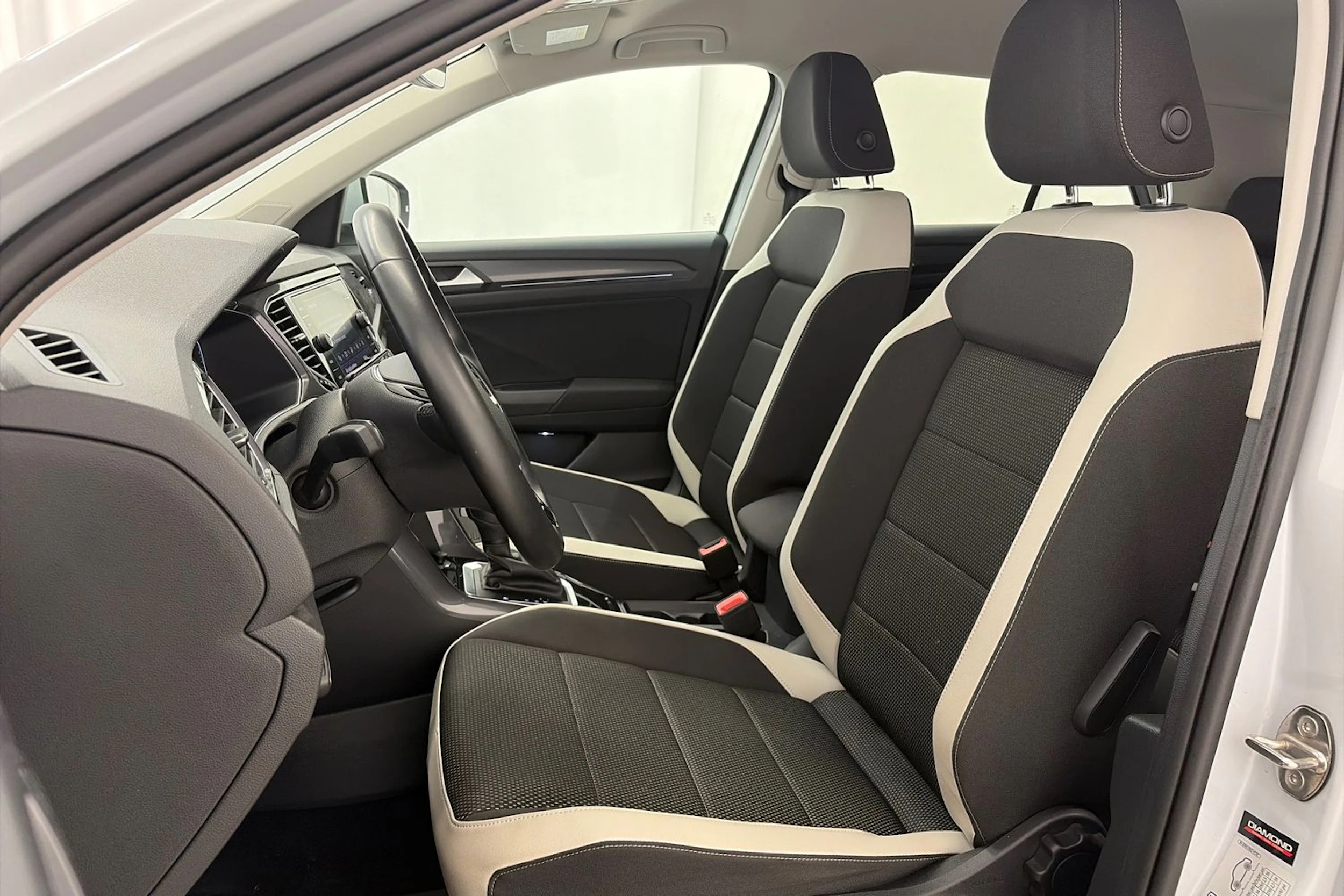 harmaa Volkswagen T-Roc 2022 kuva 13.