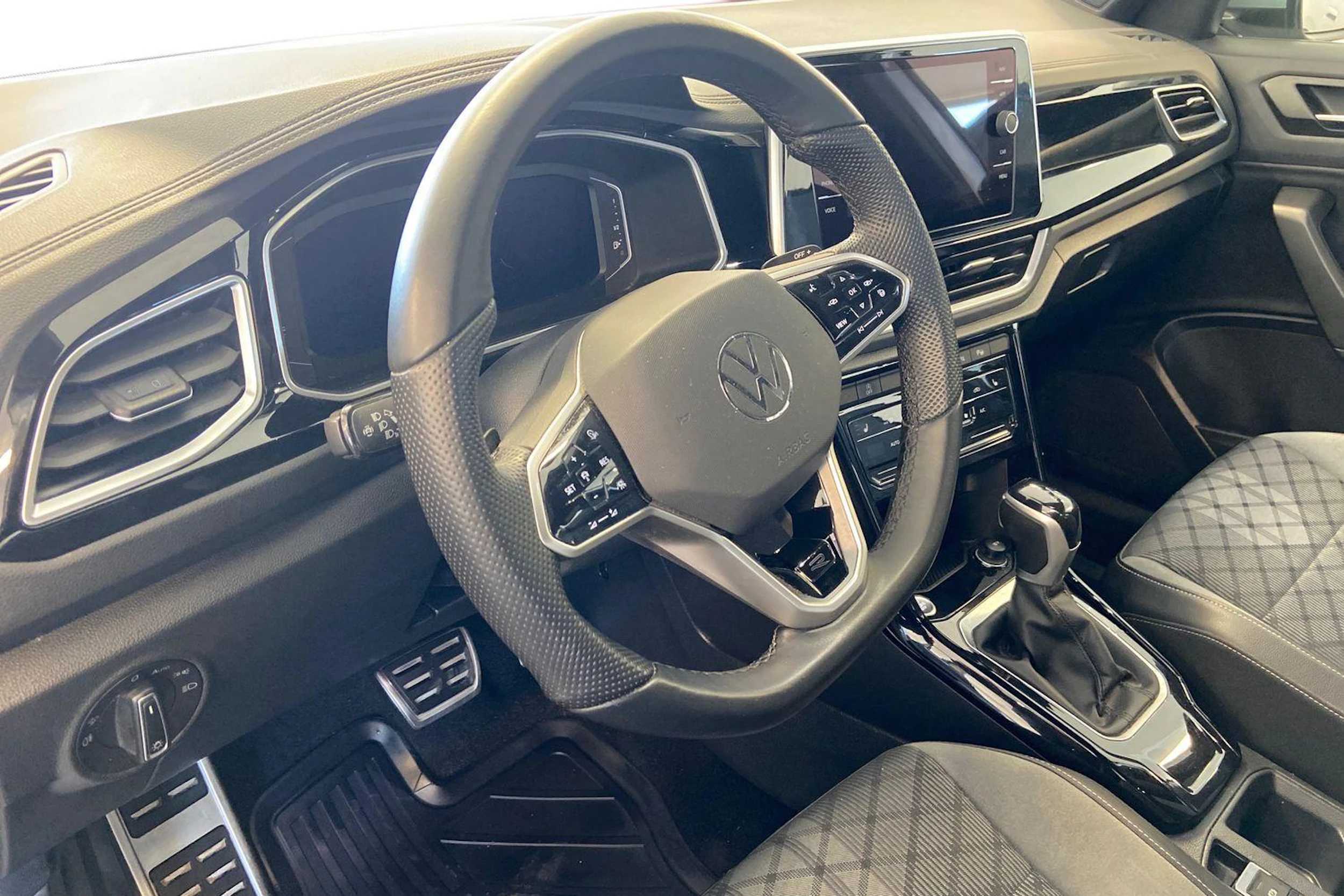 harmaa Volkswagen T-Roc 2022 kuva 8.