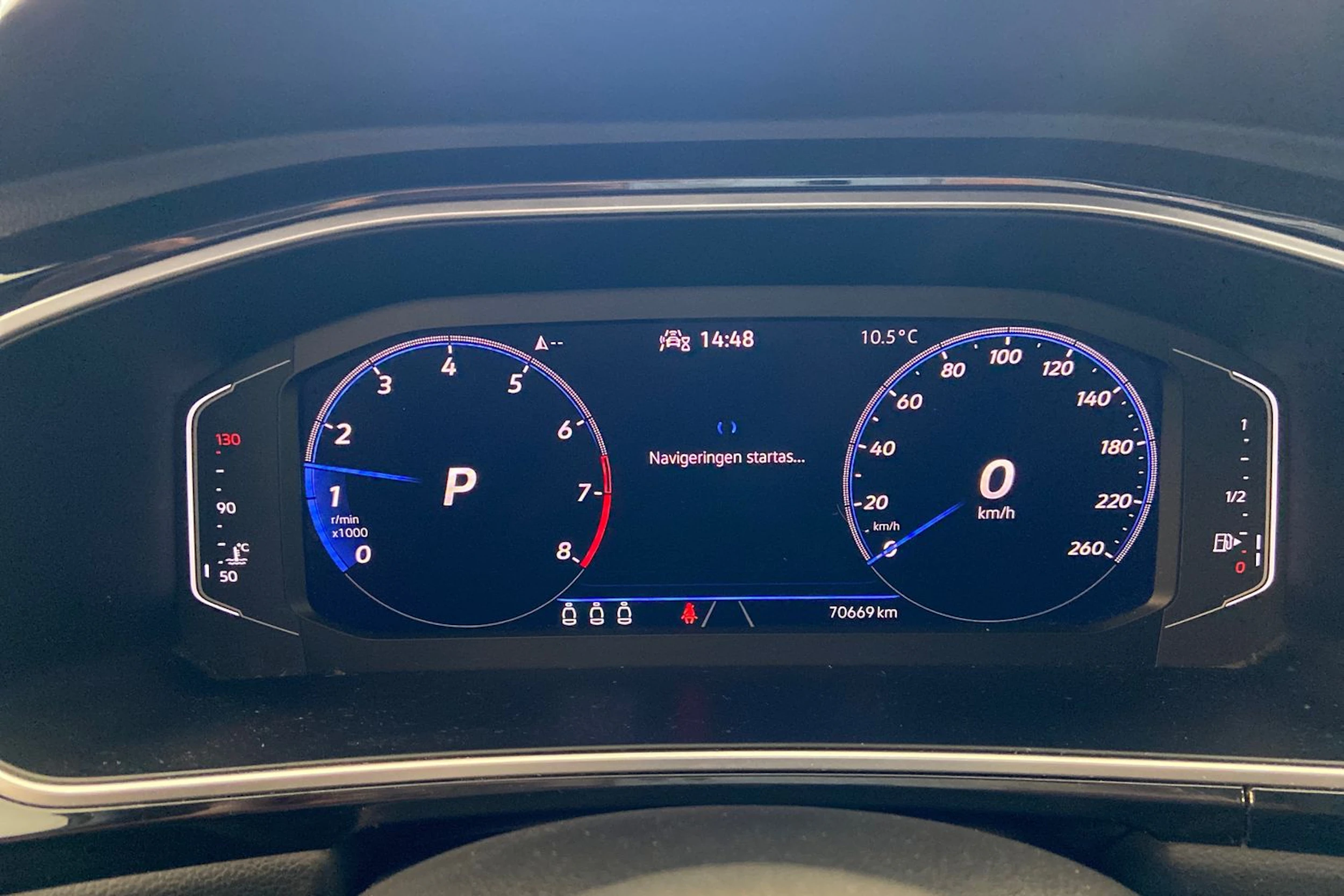 harmaa Volkswagen T-Roc 2022 kuva 15.