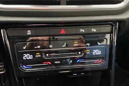 harmaa Volkswagen T-Roc 2022 kuva 17.