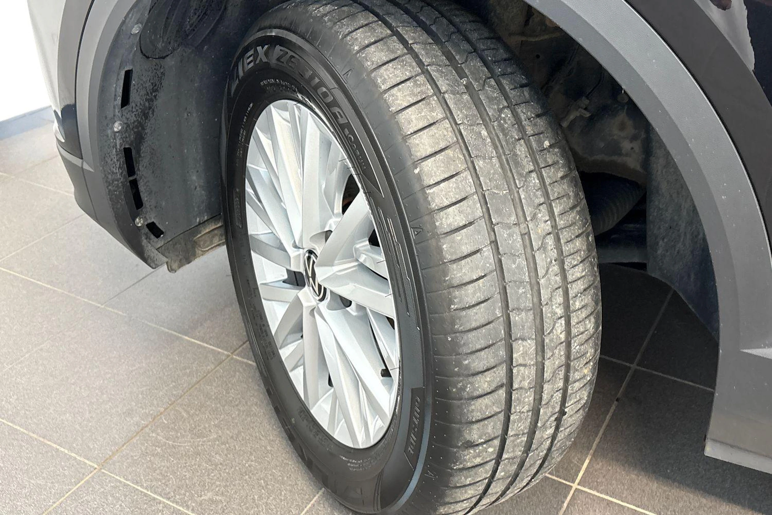 musta Volkswagen T-Roc 2022 kuva 9.