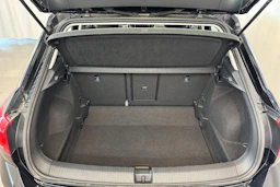 musta Volkswagen T-Roc 2022 kuva 13.