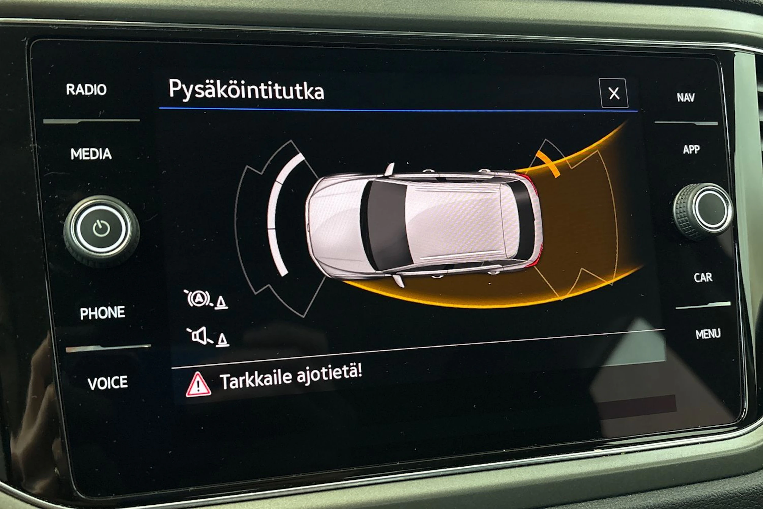 musta Volkswagen T-Roc 2022 kuva 18.