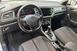 Valkoinen Volkswagen T-Roc 2022 kuva 6.