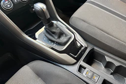 Valkoinen Volkswagen T-Roc 2022 kuva 22.