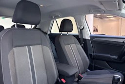 Valkoinen Volkswagen T-Roc 2022 kuva 24.