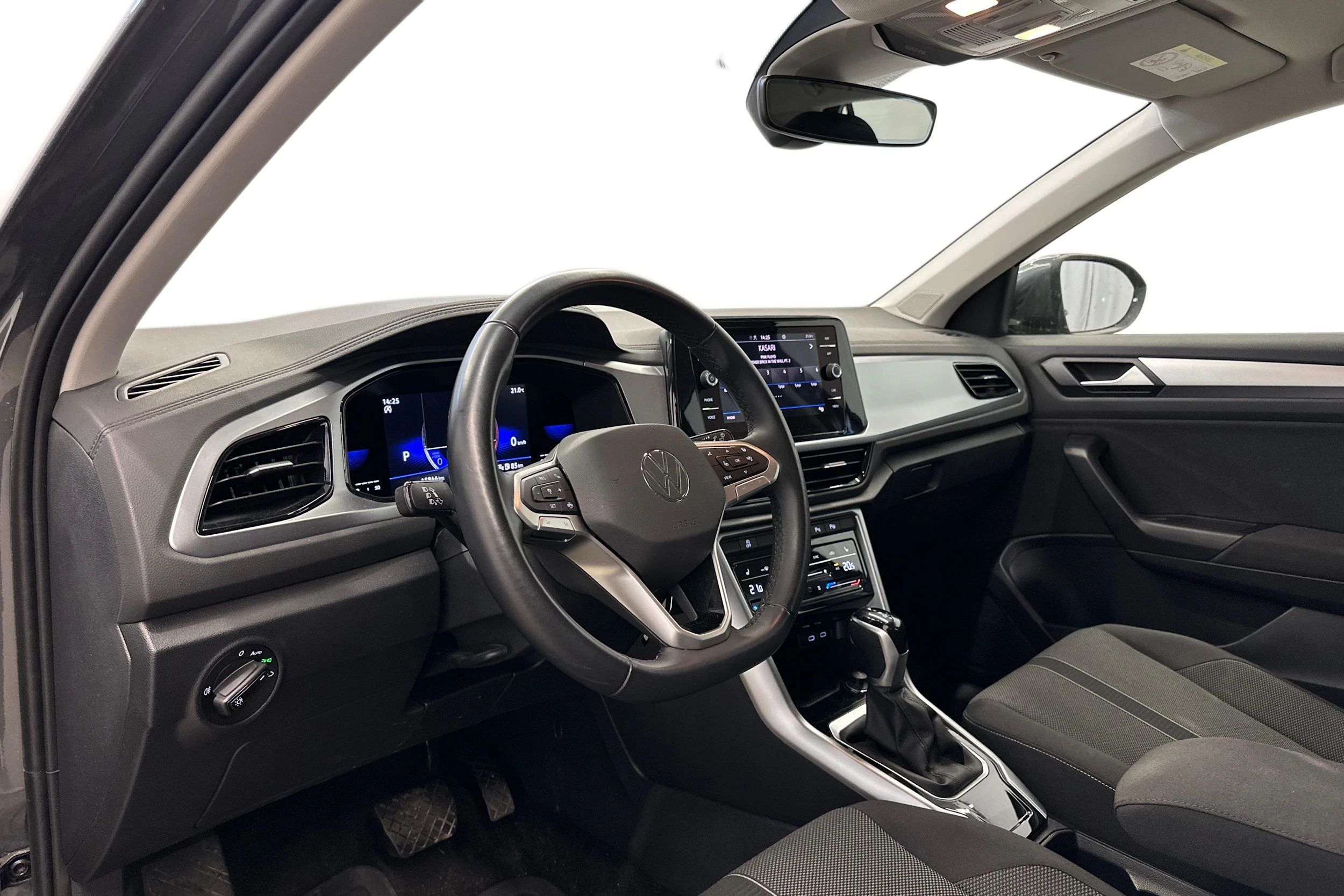 harmaa Volkswagen T-Roc 2022 kuva 3.