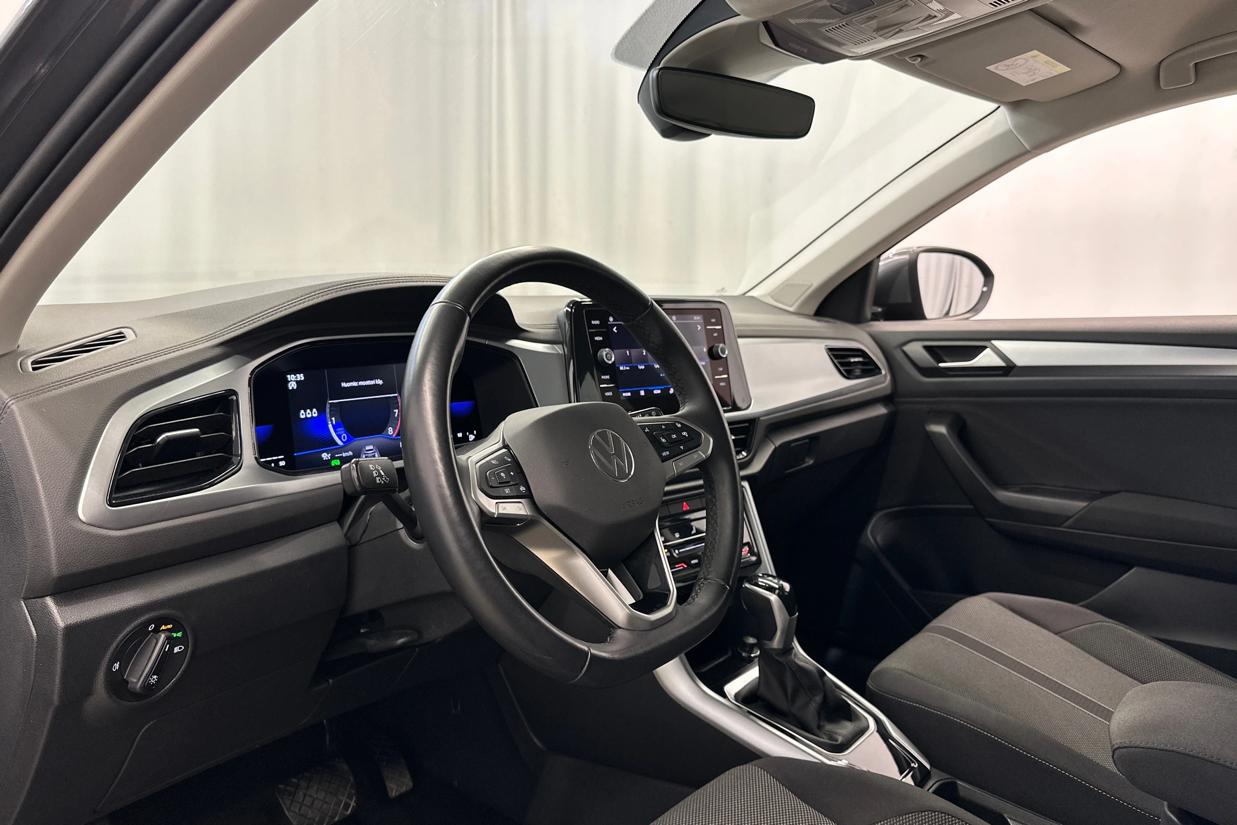 harmaa Volkswagen T-Roc 2022 kuva 10.