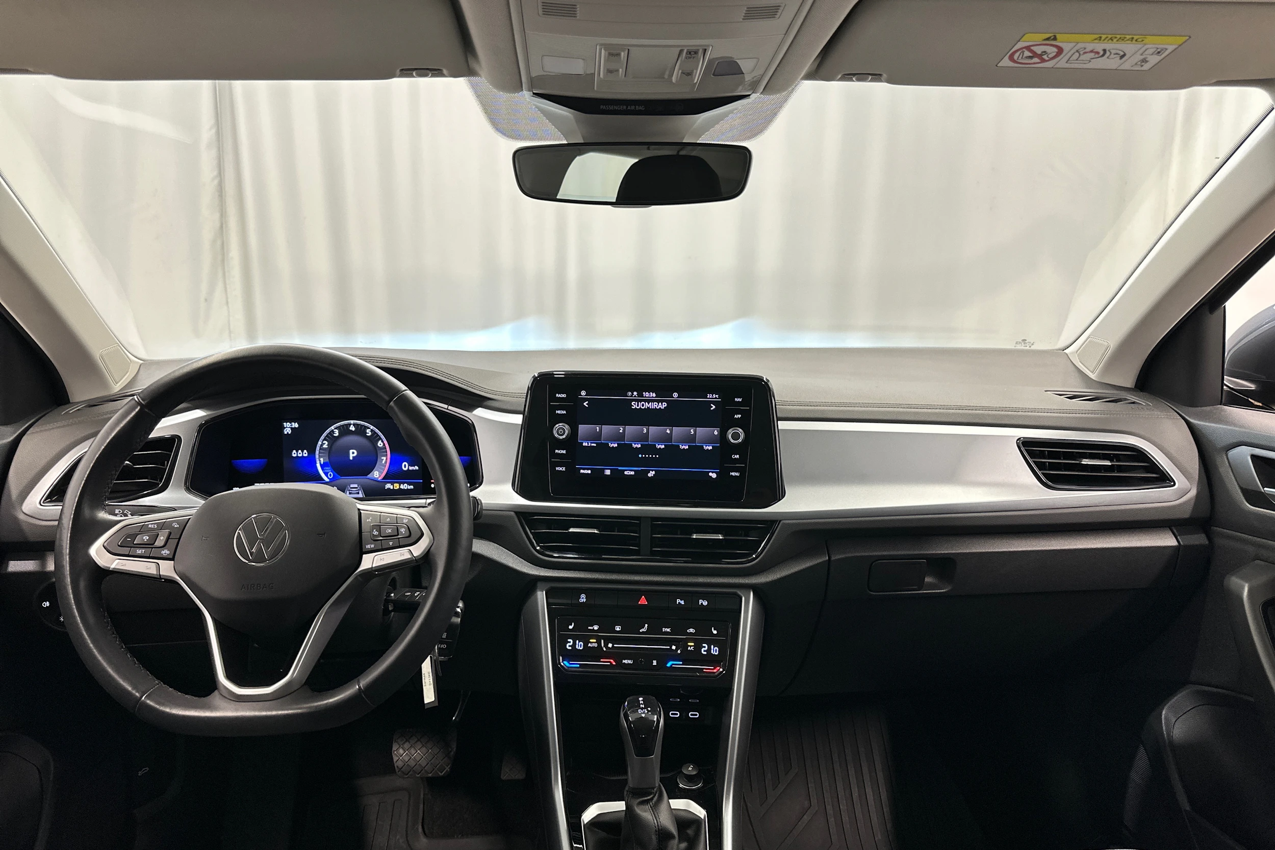 harmaa Volkswagen T-Roc 2022 kuva 11.