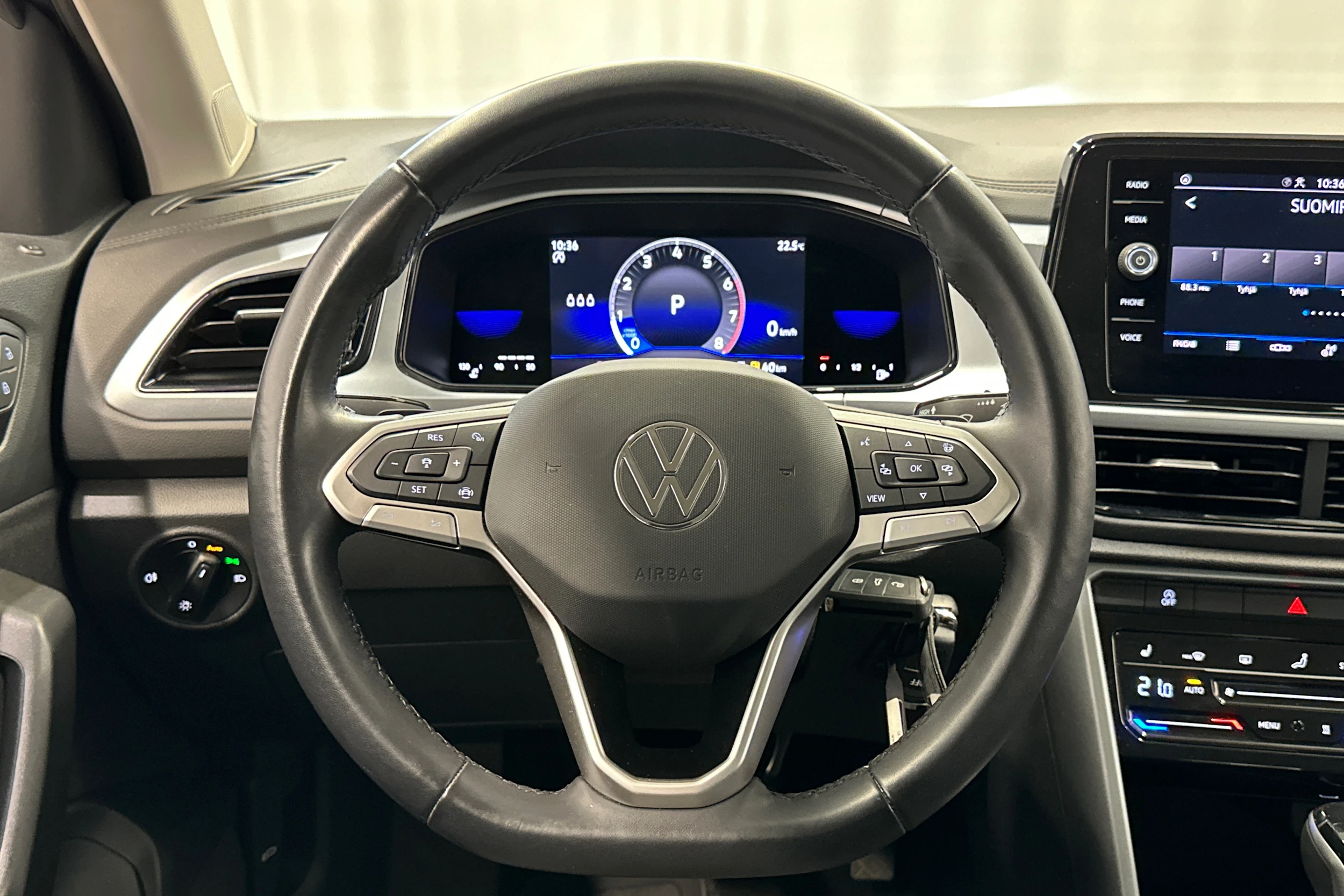 harmaa Volkswagen T-Roc 2022 kuva 12.