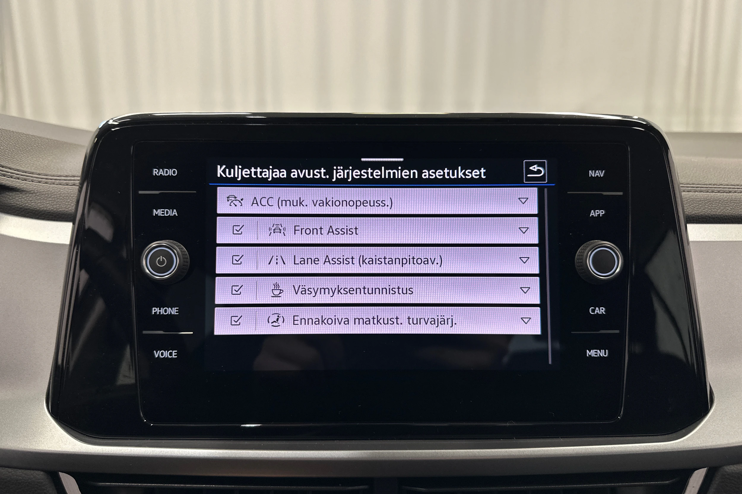 harmaa Volkswagen T-Roc 2022 kuva 17.