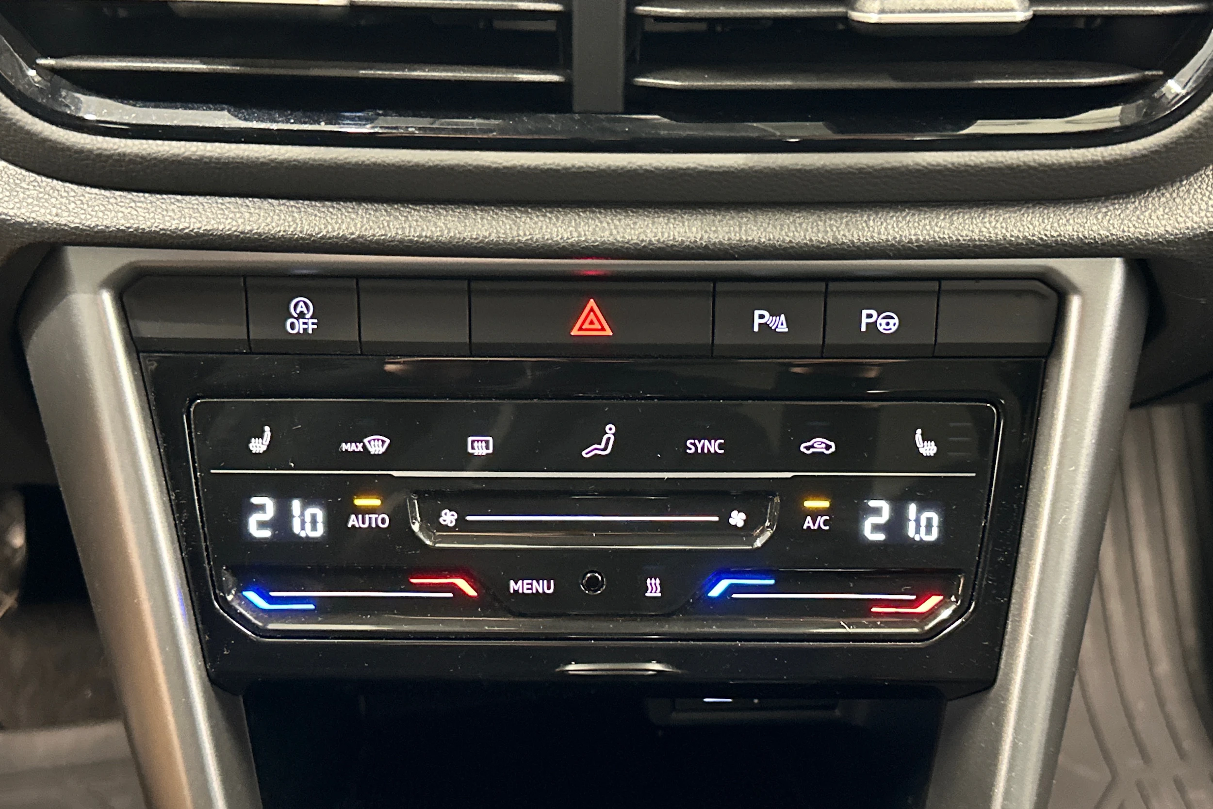 harmaa Volkswagen T-Roc 2022 kuva 18.