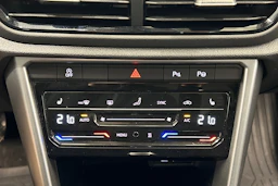 harmaa Volkswagen T-Roc 2022 kuva 18.