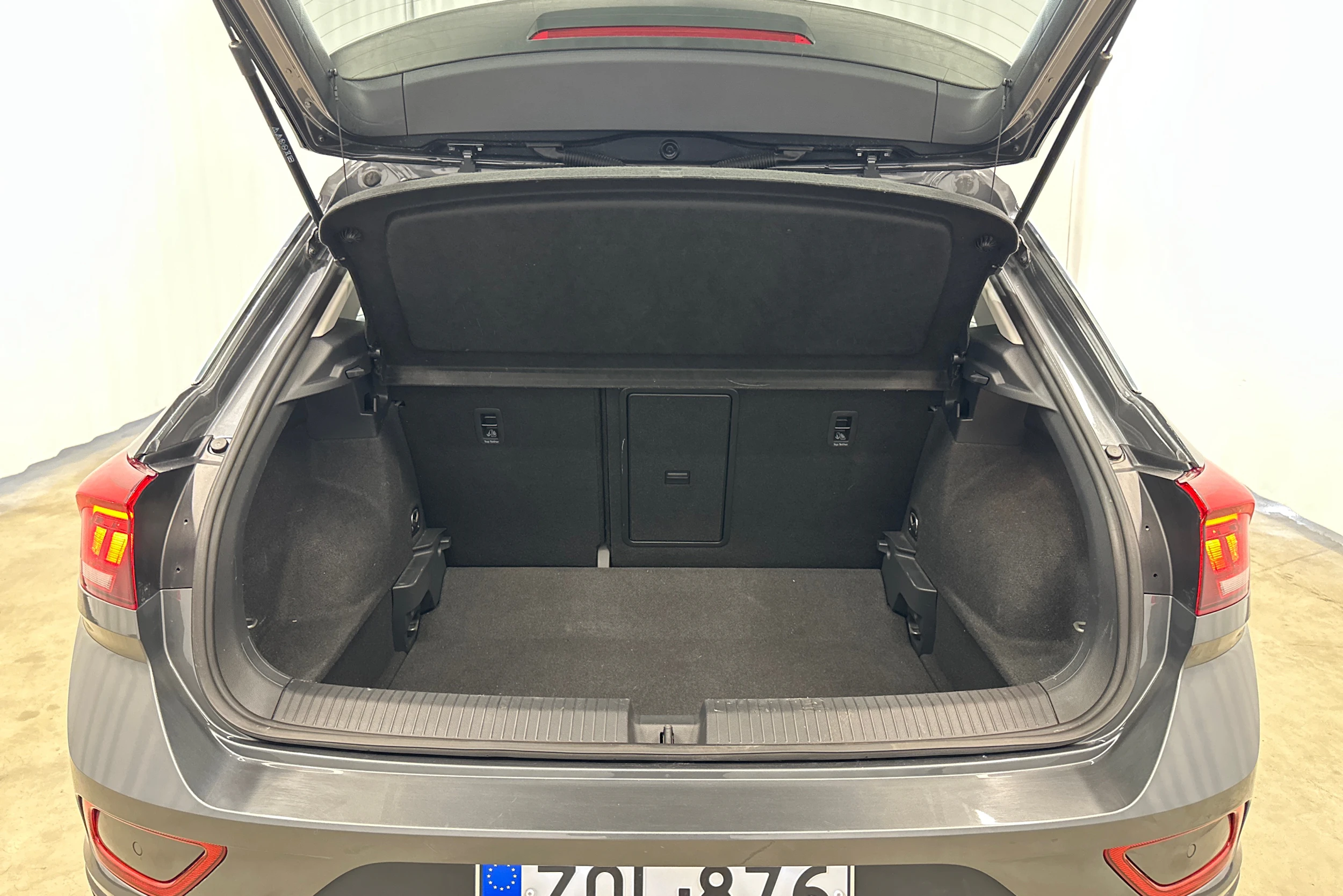 harmaa Volkswagen T-Roc 2022 kuva 21.